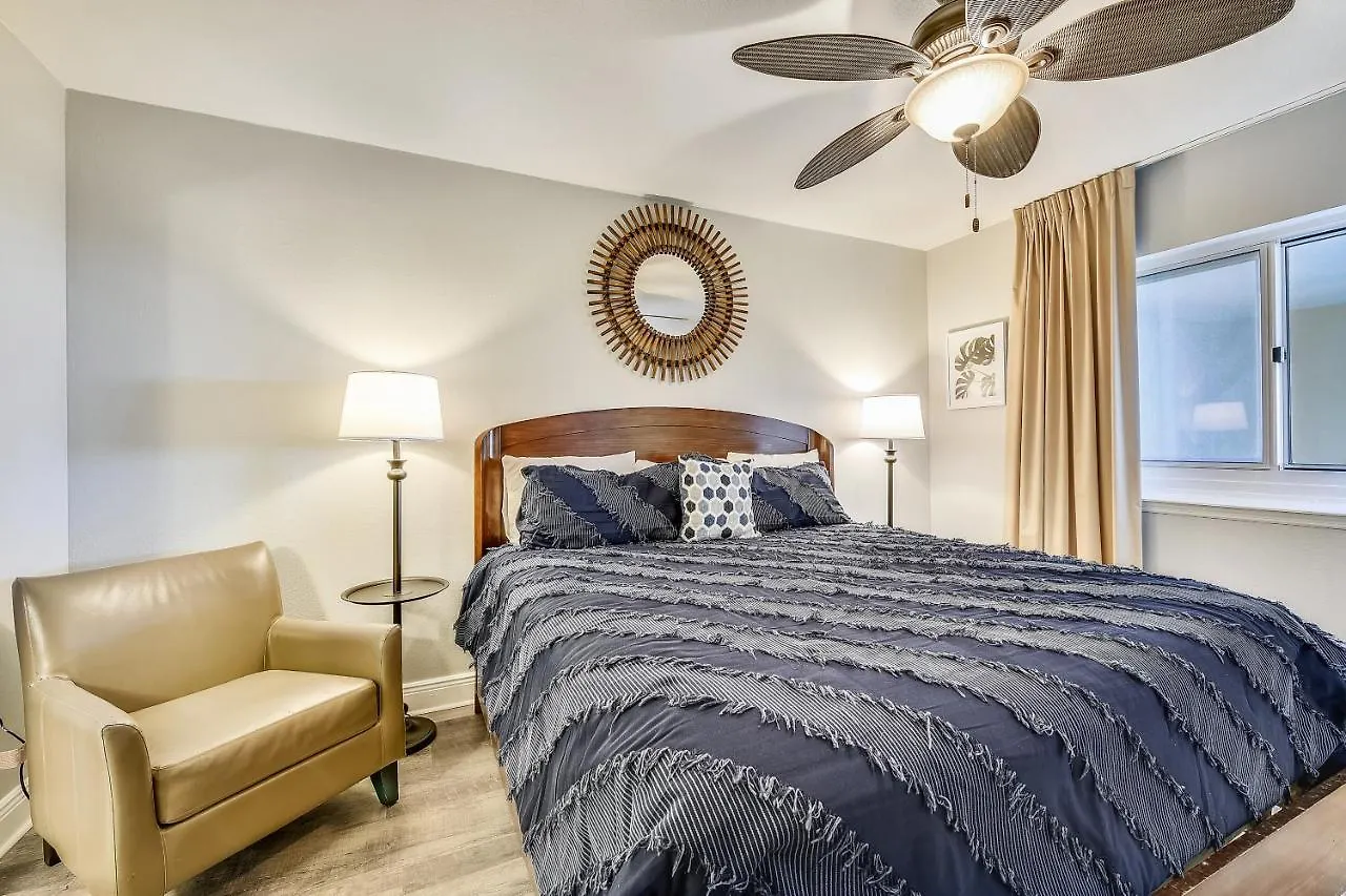 Holiday home Emerald Beach #1227 By Book That Condo Panama City Beach