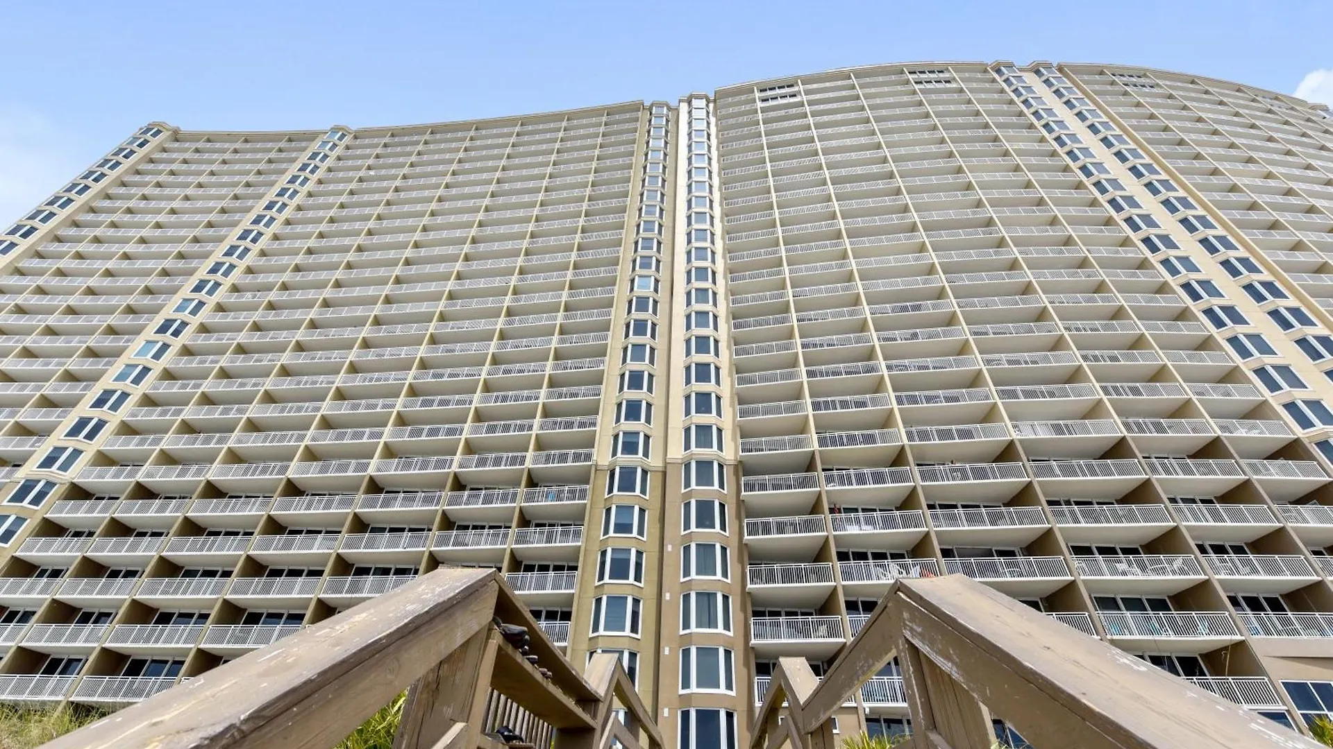 Holiday home Emerald Beach #1227 By Book That Condo Panama City Beach